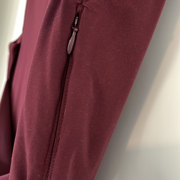 White House Black Market . Blouse size Medium Maroon color - Picture 4 of 8